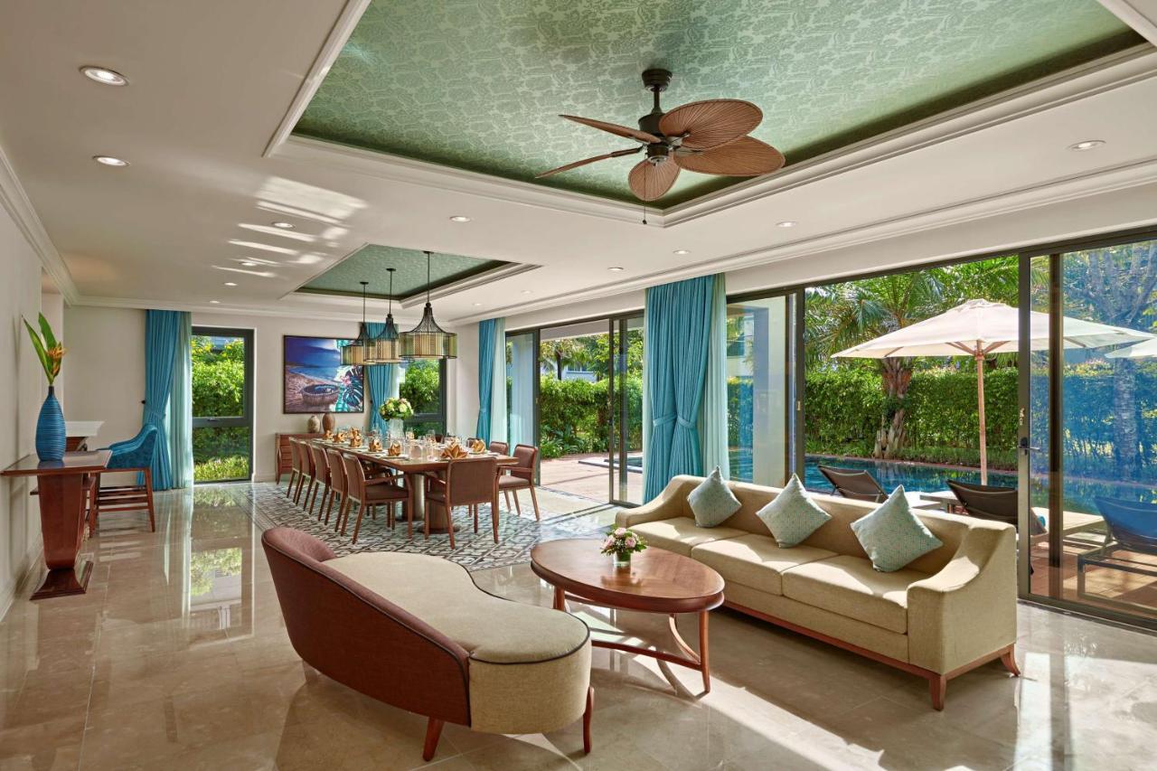 Five-Bedroom Presidential Villa Three King Beds Four Single Beds Balcony or Private Pool